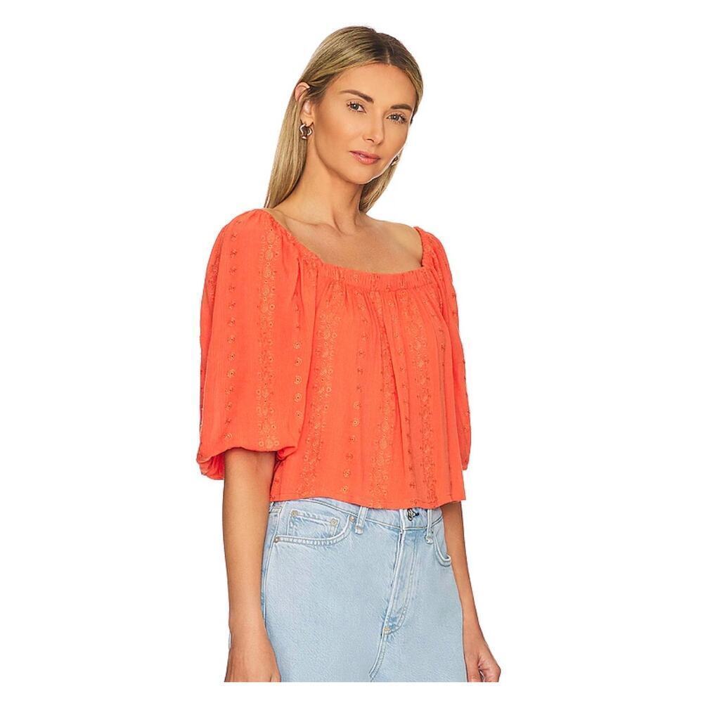 BB Dakota by Steve Madden Puff Off Top